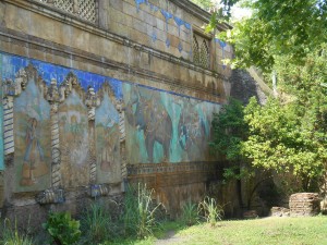 The Aged Walls of Animal Kingdom