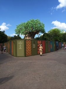 Animal-Kingdom-Construction-Walls