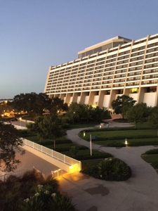 RM-Bay-Lake-Tower-Contemporary-View