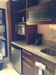 RM-Bay-Lake-Tower-Kitchen-Right