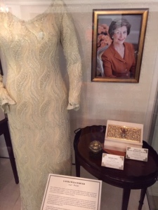 RM-Hall-of-Presidents-Dress-Laura-Bush