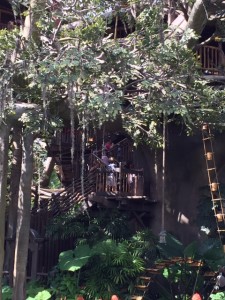 RM-Swiss-Family-Robinson-Treehouse