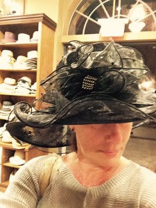 RM-Hat-Shopping-Downtown-Disney