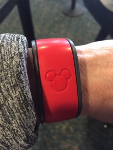 Scan-Magic-Band-to-Board-Disney's-Magical-Express