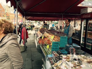 Bergen-fishmarket-counter