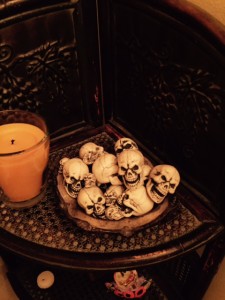 RM-Halloween-Decorations-Bowl-of-Skulls