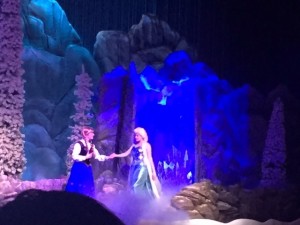 Frozen-Sing-Along-Anna-and-Elsa