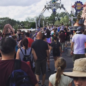 Tomorrowland-Crowds