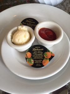 grand-floridian-cafes-fancy-condiments