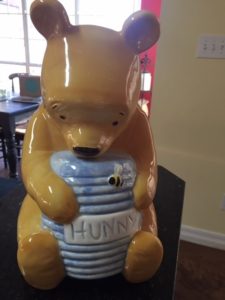 winnie-the-pooh-cookie-jar-front